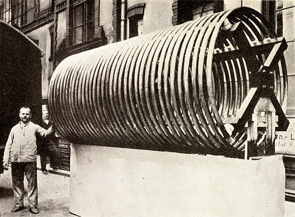 An enormous antenna loading coil used in a powerful longwave radiotelegraph station in New Jersey in 1912.