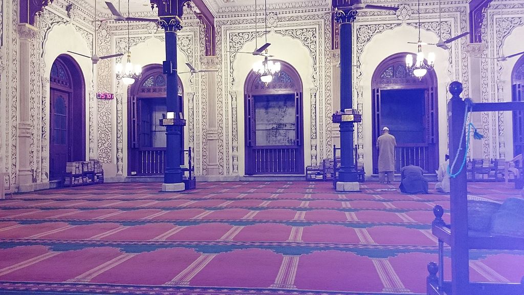File:The main prayer hall on ground floor of Jama Masjid in Mumbai.jpg - Wikipedia