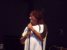 Ирис выступает вживую в амфитеатре Южного парка недалеко от Питтсбурга, штат Пенсильвания, 26 августа 2011 года.
