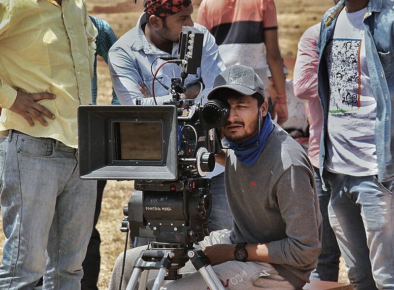 File:Sunil Borkar cinematographer during the filming of hindi film Newton.jpg