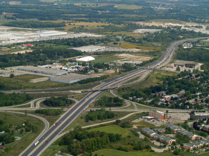 File:Highway 401 and Freeport Diversion facing east.png