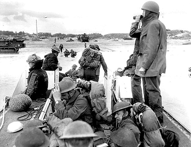 Canadian soldiers landing on Juno Beach from LCAs