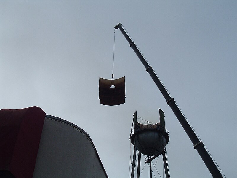 File:Southside Place, Texas, The dismantling of the Southside Place water tower.jpg