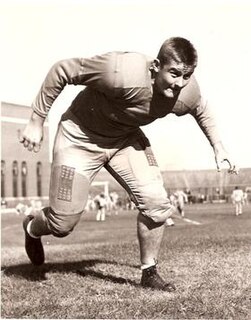 <span class="mw-page-title-main">Clayton Tonnemaker</span> American football player (1928–1996)