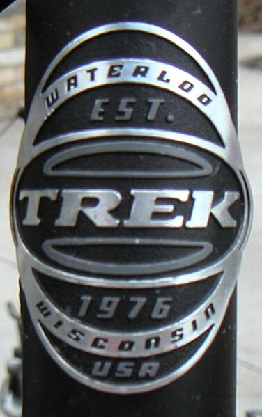 File:Trek 3 head badge.JPG