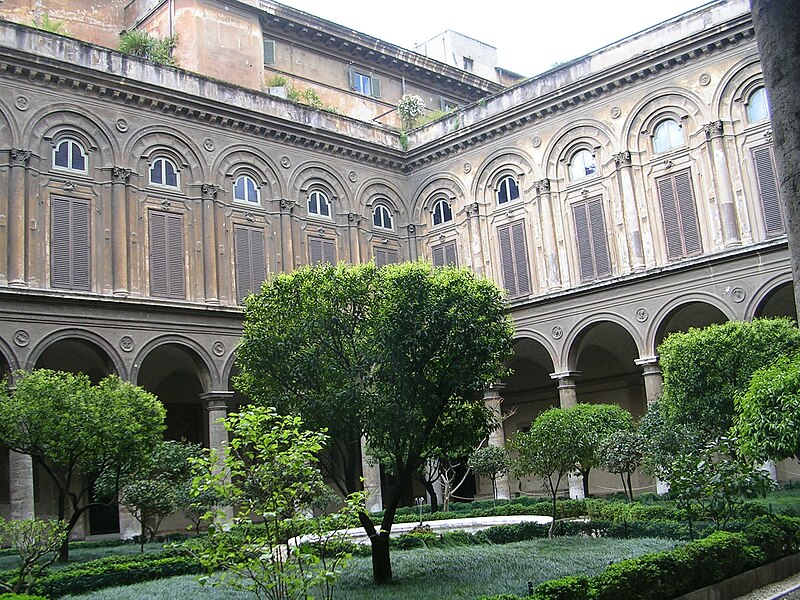 File:Doria Pamphilj Court yard.JPG