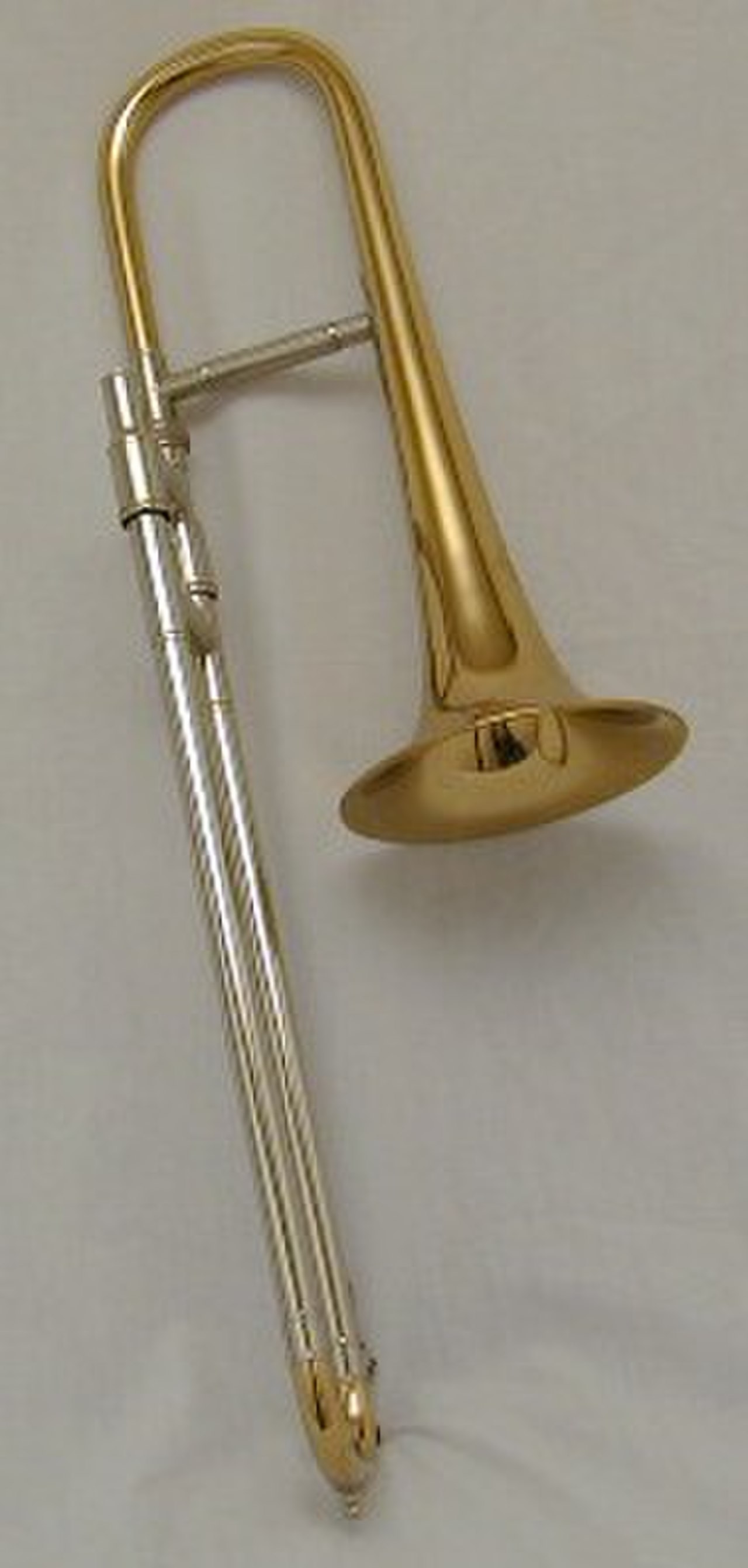 Кларнет тромбон. Сопрано тромбон. Тромбон сопрано Yamaha. Разновидности тромбона. Тромбон Википедия.