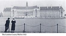 1922 bildo de London County Hall.jpg