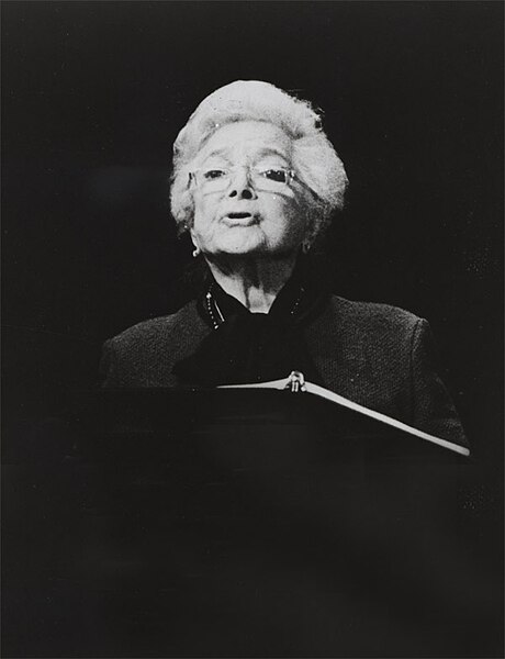 File:RIVERSIDE SHAKESPEARE COMPANY A CHRISTMAS CAROL WITH HELEN HAYES 1985 SMALL.jpg