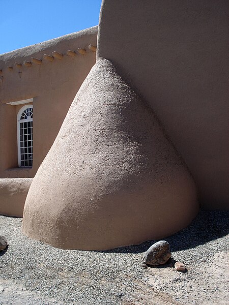 File:San Francisco de Asís Mission Church Building Detail Grade Buttress.jpg