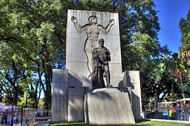 Monument to Pedro de Mendoza Parque Lezama-Monumento Mendoza-HDR.jpg