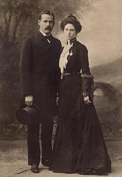 The Sundance Kid and Etta Place before they left for South America (c. 1901)