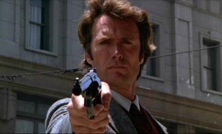 Harry Callahan pointing his S&W Model 29