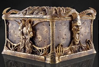 Replica Pandora's Box included in the Ultimate Edition and Ultimate Trilogy Edition