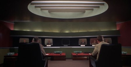 No TV monitors were used in the videoconference scene. Instead, the crew employed set alterations and forced perspective to reduce costs.