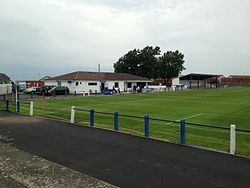 Troon F. C. - Portland Park berdiri side.jpg