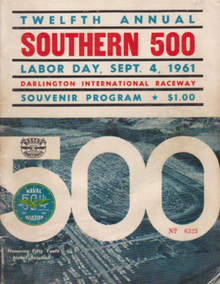 La portada del programa Southern 400 de 1961, que celebra el 50 aniversario de la aviación naval.