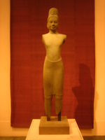 Avalokiteśvara sandstone statue, late 7th century CE.