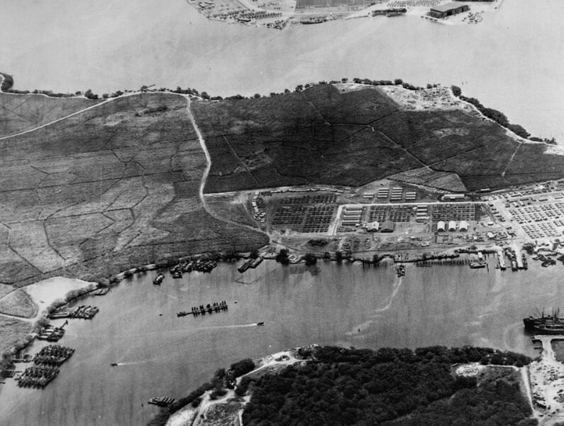 File:Waipio Peninsula Amphibious Base Pearl Harbor.jpg