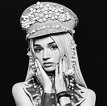 Poppy (singer) - Wikipedia