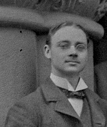 Vincent Adams Renouf in his class photo at Johns Hopkins University (1898)