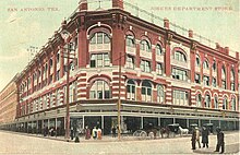 A postcard believed to be depicting the downtown flagship store after it was expanded in 1909, but before the Art Deco facade was added in 1939. Joskespostcard2.jpg