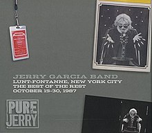 Две снимки на Джери Гарсия като сценичен магьосник, извикващ китара от шапка, и задкулисна карта за групата Джери Гарсия