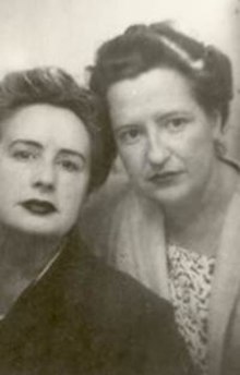 Кармен Конде и Аманда Джункера, 1940.jpg