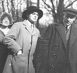 Luca Caragiale between pianist Cella Delavrancea and writer Panait Istrati. Photograph taken in Berlin, 1911 or 1912.