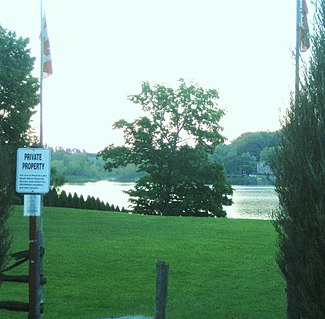 Preston Lake (South Shore), with view to North Shore community