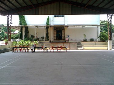 The Gen. T. de Leon National High School covered court GTDLNHS covered court.jpg