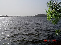 Sadashivgad Fort & Kali Bridge vom Dorf Nandangadda aus gesehen