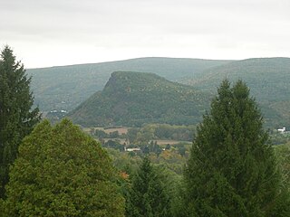 <span class="mw-page-title-main">Vroman's Nose</span> Mountain in New York, United States