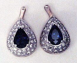 Example of pavé set diamonds