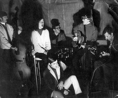 The original lineup of Jefferson Airplane at the Matrix in summer 1965. Clockwise from left: Bob Harvey, Signe Toly Anderson, Jerry Peloquin, Paul Kan