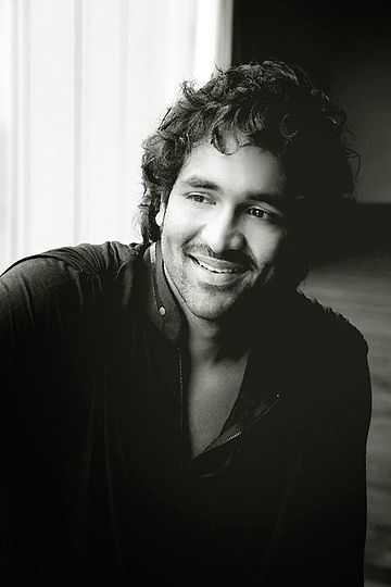 File:Vishnu Manchu photoshoot 2014.jpg