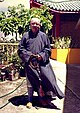 File:Jy din standing in front of the temple in Honolulu - location to be verified.jpg