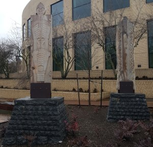 Ainu e schede di alimentazione dei nativi americani, Oregon Convention Center.jpg