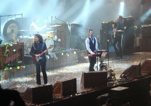 The band during their first arena tour in 2007.