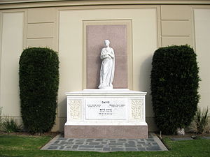 Hollywood Hills List Of Interments At Forest Lawn Memorial Park