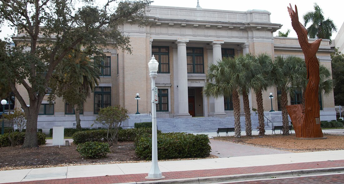 Old Lee County Courthouse