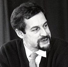 John Barton (1928-2018), Royal Shakespeare Company'nin kurucu ortağı.jpg