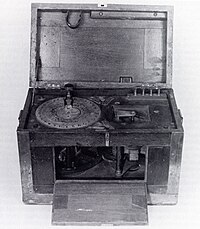 A Beardslee telegraph machine. Note the alphabet dial and pointer instead of the usual transmission key. Beardslee telegraph.jpg