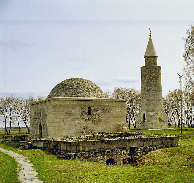 File:Khan's mausoleumn in Bolghar, Russia.jpg