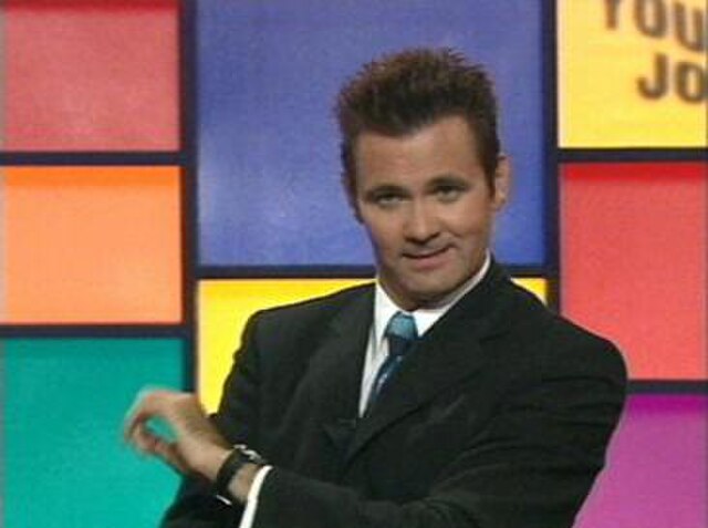 Paul McDermott hosting an episode during the show's initial run on the ABC