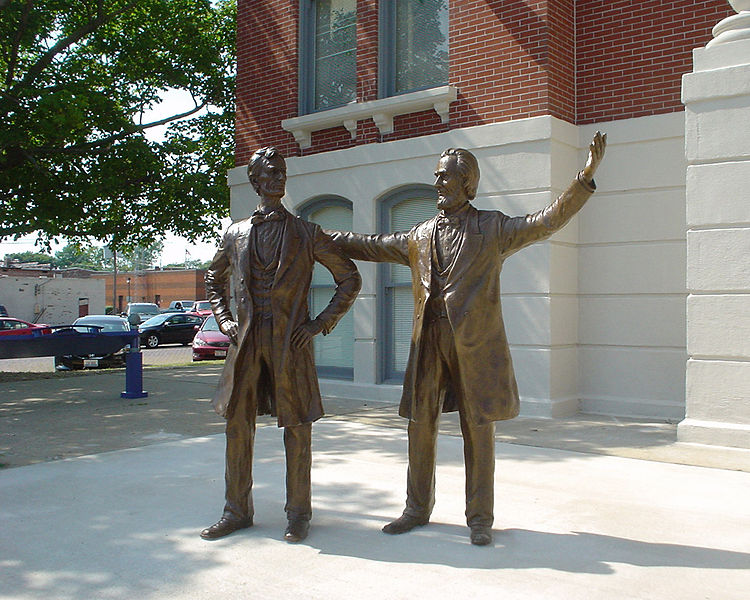 File:Statue of Abraham Lincoln (Shelbyville, IL).jpg