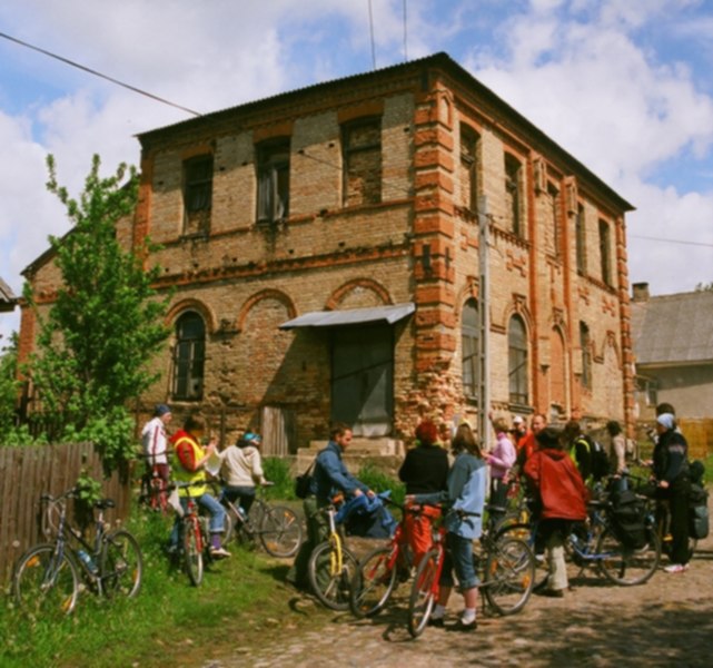 File:Krynki chasidic synagogue.jpg