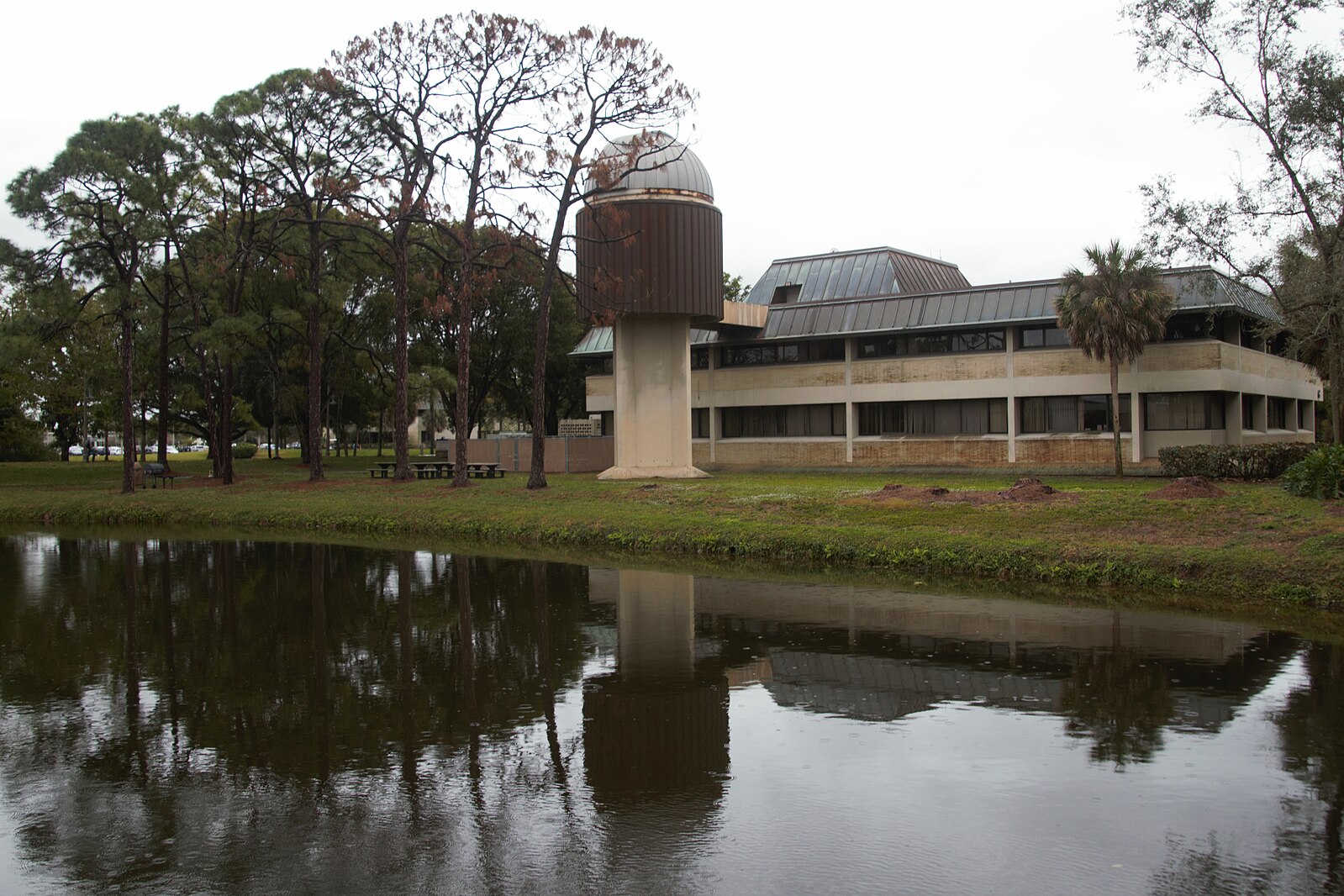 Кампус ли. Государственный колледж Перу. Southwest Florida College.