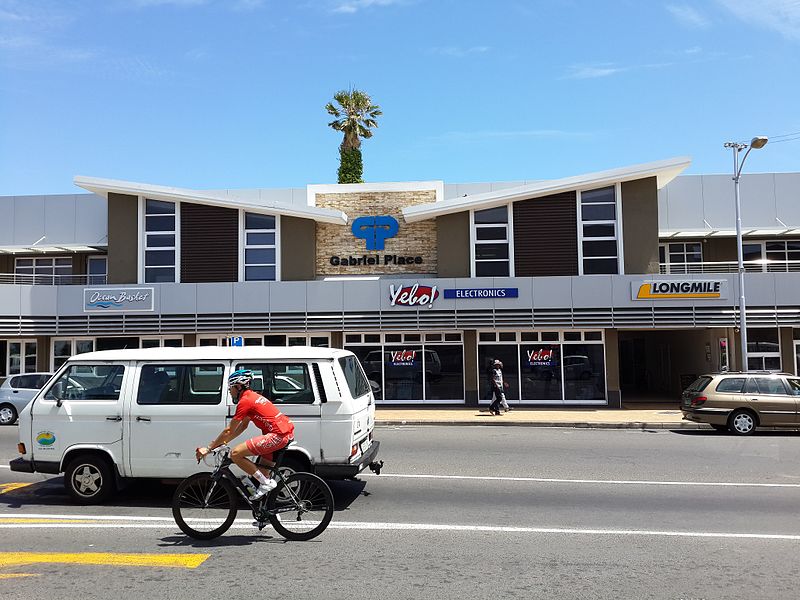 File:Gabriel Place shopping centre in Plumstead, Cape Town.jpg