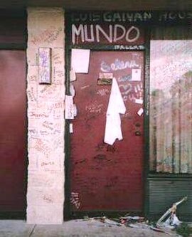 Graffiti left by fans at the motel room door where Selena met with Saldívar before being shot by her